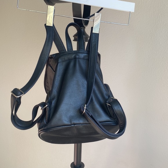 Mini black backpack - Picture 4 of 4